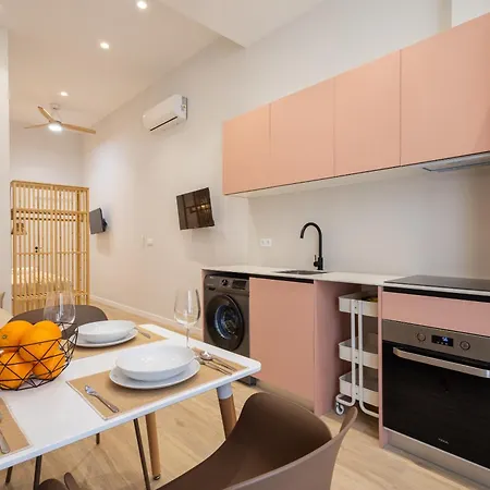 Florit Flats - The Trafalgar * Valenza