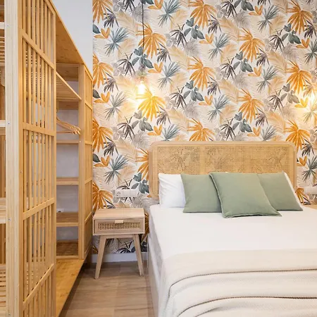 Florit Flats - The Trafalgar * Valenza