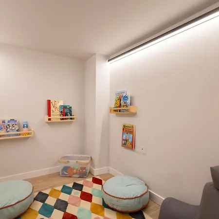 Florit Flats - Trafalgar Arts & Port *