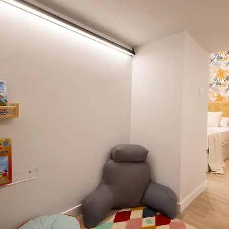 Florit Flats - The Trafalgar I Apartment