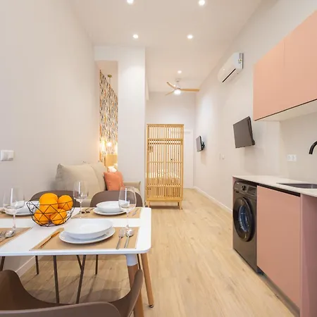 Florit Flats - The Trafalgar *