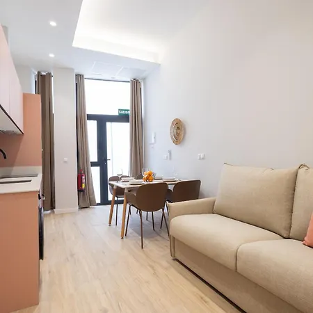 Florit Flats - The Trafalgar Apartment
